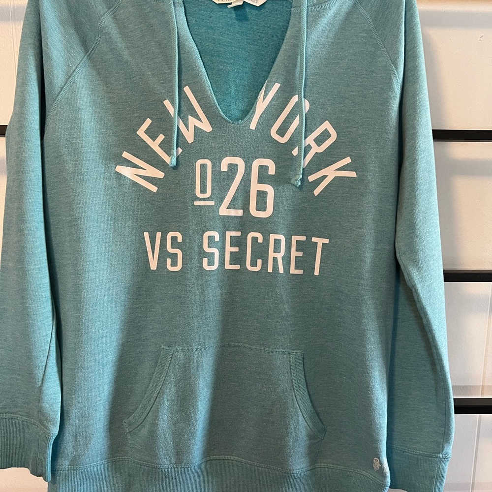 Victoria's Secret V-Neck Sweater in Green with Elegant Design, SZ XS, EUC, A10